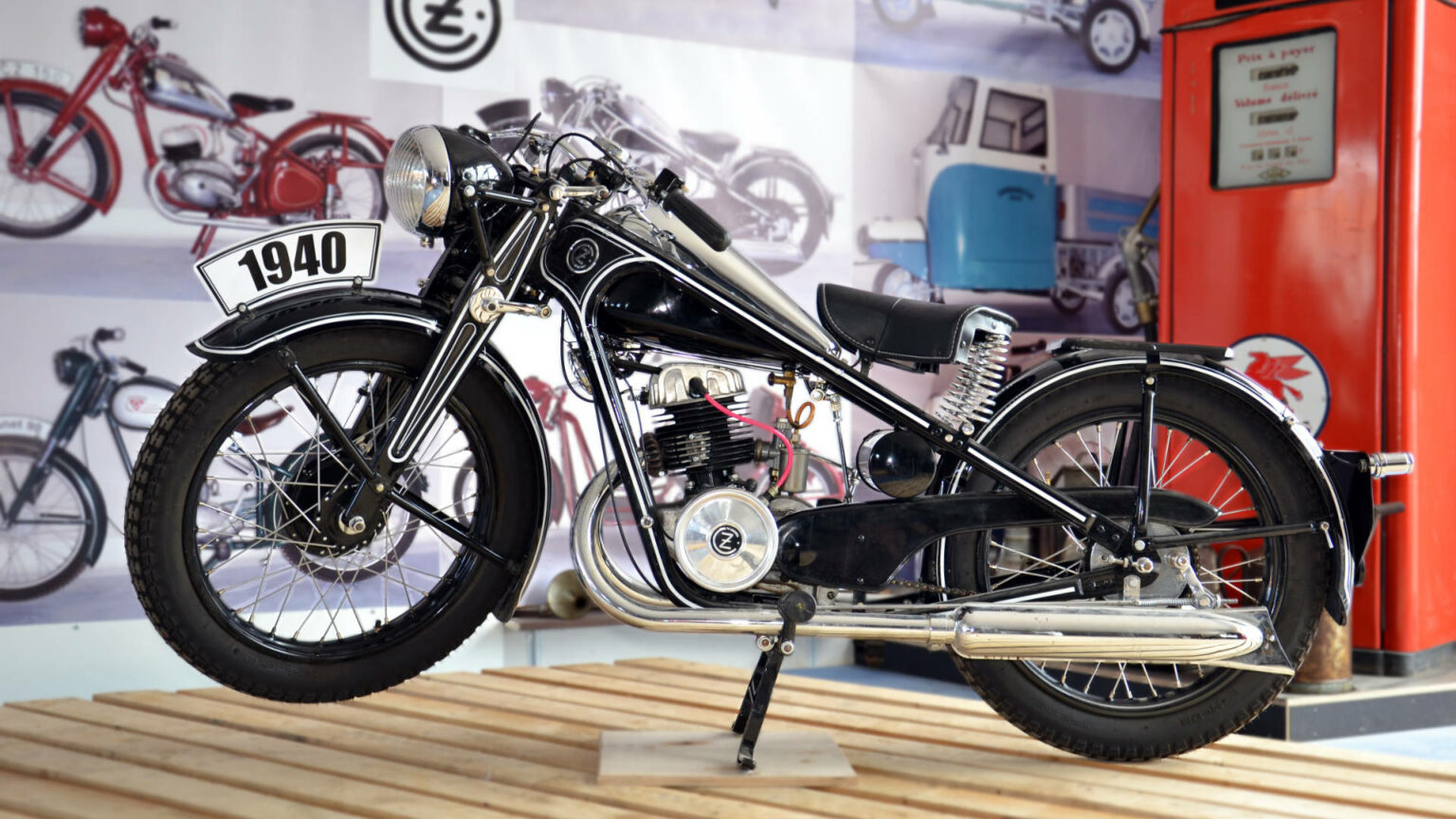 ČZ 250, rv 1940 – muzeumradovesnice.cz